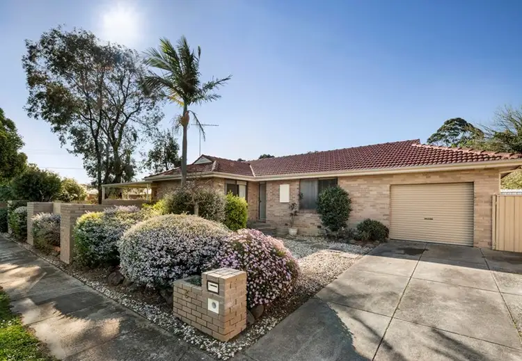 8 Gregory Crescent, Mulgrave VIC 3170