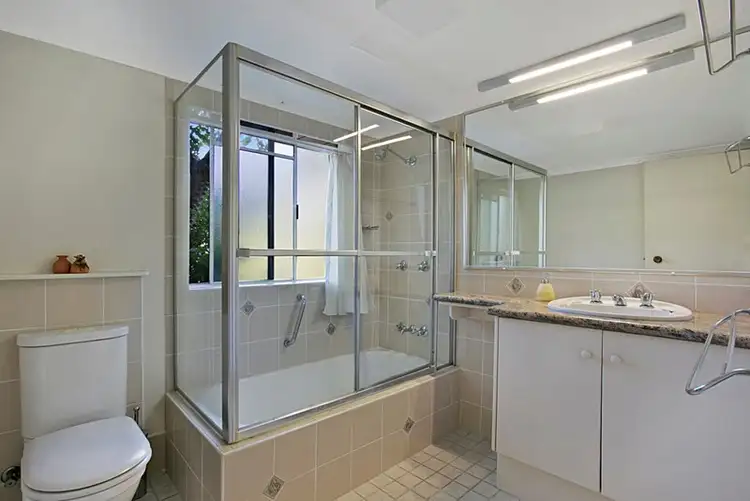 Seventh view of Homely apartment listing, 3/164 Macquarie Street, St Lucia QLD 4067