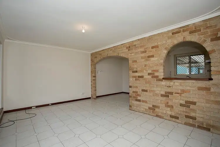 Fifth view of Homely house listing, 4 Worrall Court, Orelia WA 6167