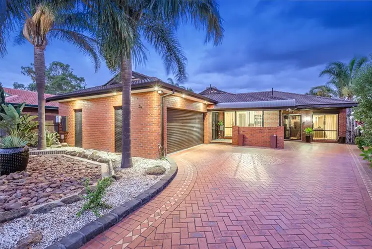54 Carbon Crescent, Mill Park VIC 3082