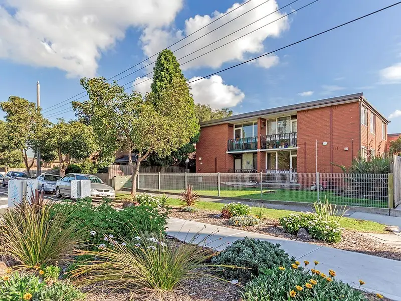 Main view of Homely unit listing, 2/17 Empire Street, Footscray VIC 3011