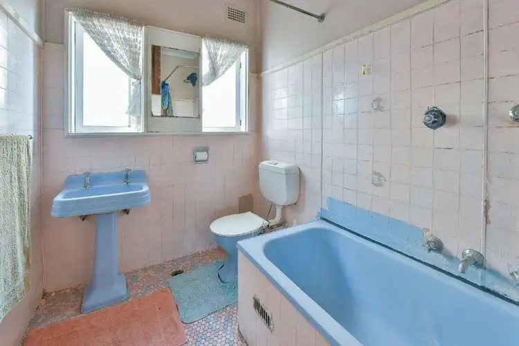 Fifth view of Homely house listing, 114 LIndesay Street, Campbelltown NSW 2560