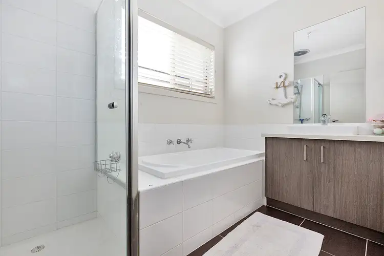 Seventh view of Homely unit listing, 1/21 Starflower Way, Truganina VIC 3029