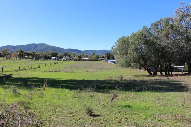 6 Bandalong Street, Bingara NSW 2404