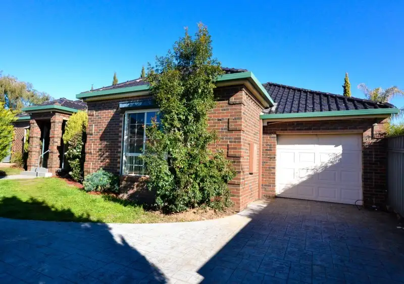 Main view of Homely unit listing, 2/4 Kaye Crescent, Kennington VIC 3550