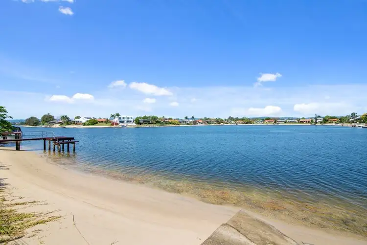 10 Oriana Drive, Mermaid Waters QLD 4218