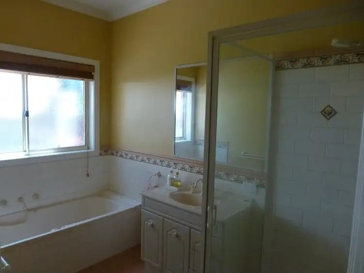 Sixth view of Homely house listing, 20 Murphy Way, Echuca VIC 3564