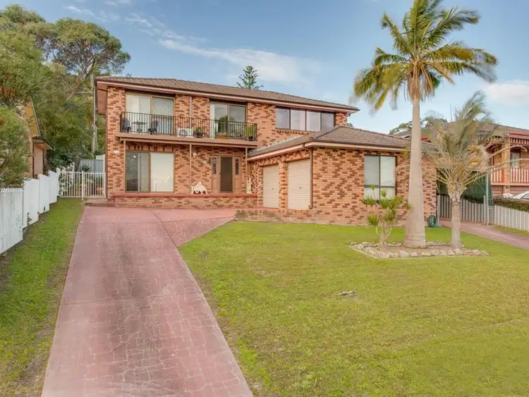 24 Turnbull Street, Fennell Bay NSW 2283