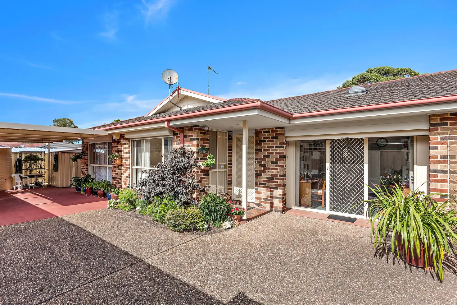 Main view of Homely villa listing, 2/47 Bateman Avenue, Albion Park Rail NSW 2527