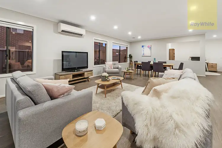 Seventh view of Homely house listing, 18 Baronial Way, Craigieburn VIC 3064