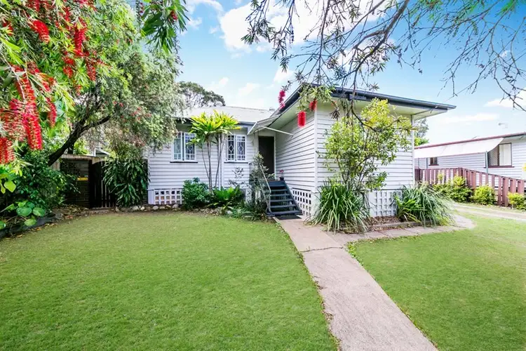 8 Calston Street, Oxley QLD 4075