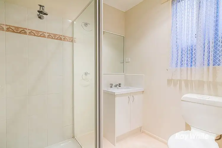 Seventh view of Homely house listing, 4 Kismet Close, Cranbourne West VIC 3977