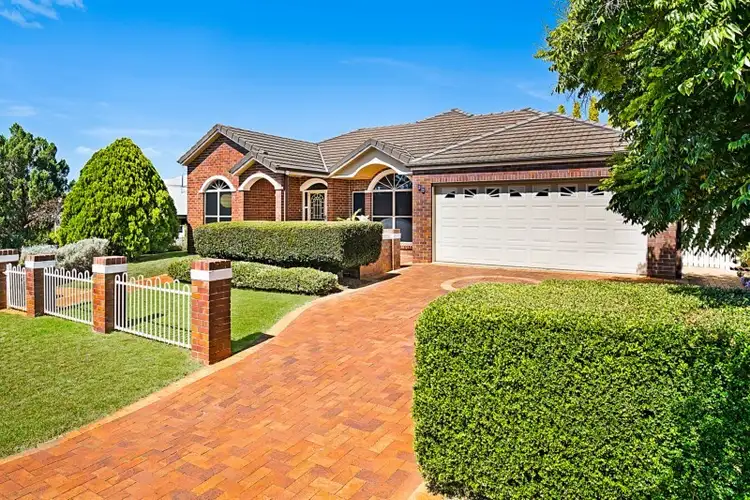 62 Bouganvillea Drive, Middle Ridge QLD 4350