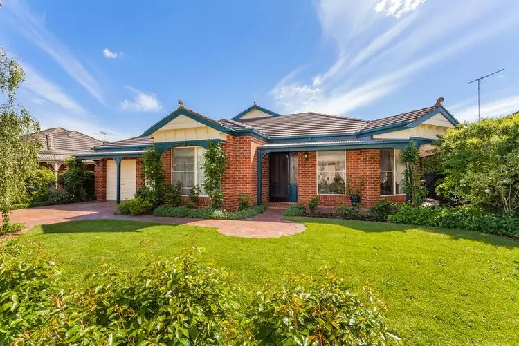 7 Mulquiney Crescent, Highton VIC 3216