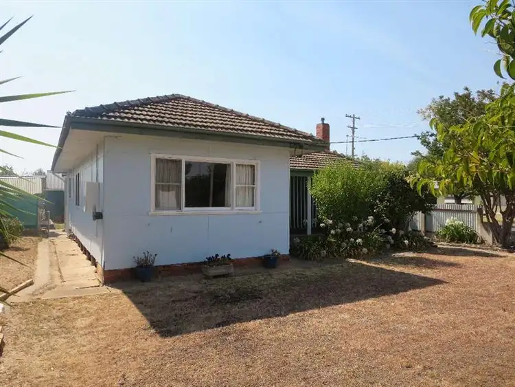 24 Fraser Street, Culcairn NSW 2660