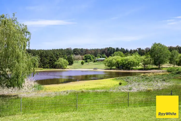 65 Weeroona Drive, Wamboin NSW 2620