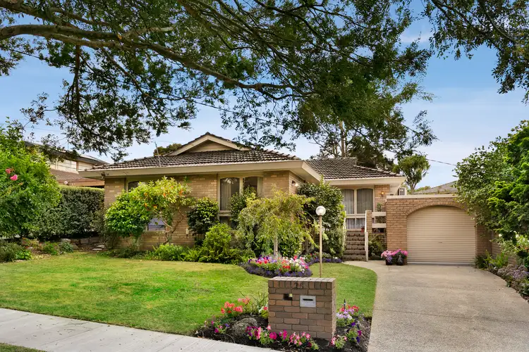 25 Rowitta Drive, Glen Waverley VIC 3150