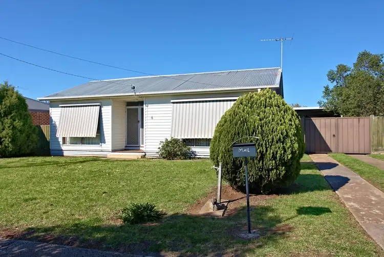 4 Eaton Parade, Laverton VIC 3028