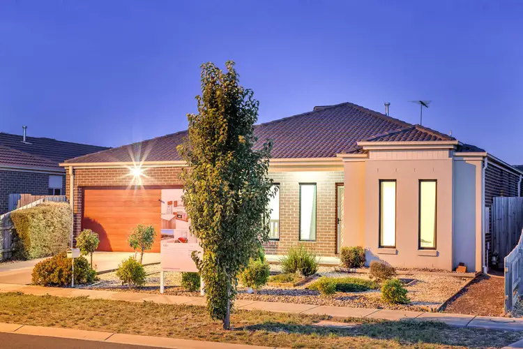 14 Red Robin Road, Truganina VIC 3029