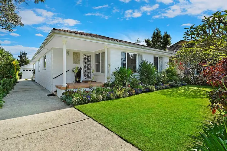 3 Binburra Avenue, Toowoon Bay NSW 2261