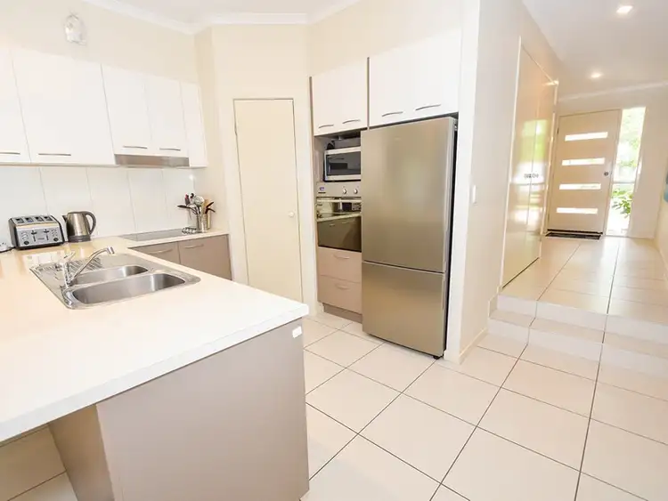 2/41 Flooded Gum Court, Bli Bli QLD 4560