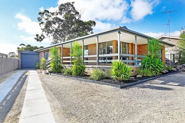 9 Carnarvon Drive, Grovedale VIC 3216