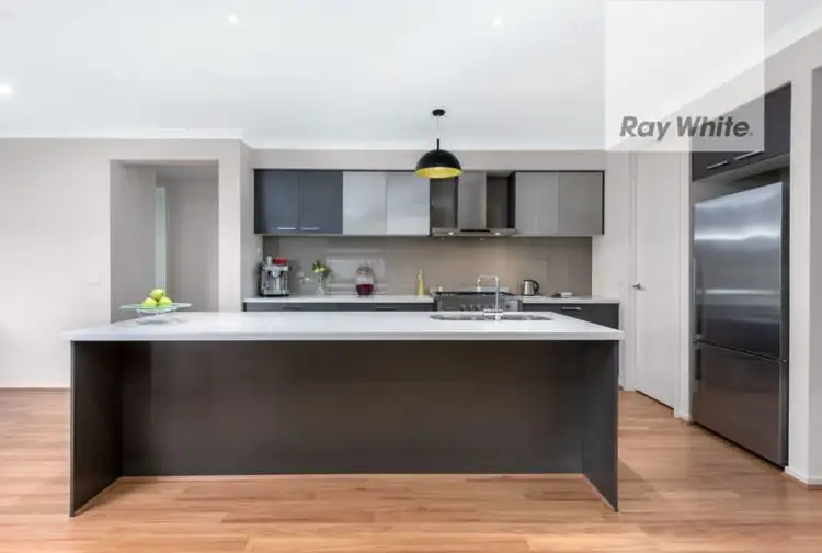 Fifth view of Homely house listing, 6 Hanmer Drive, South Morang VIC 3752