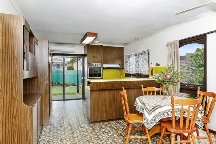 Third view of Homely house listing, 2 Shanahan Court, Hamilton VIC 3300