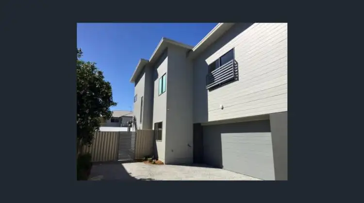 2/37 Parker Street, Labrador QLD 4215