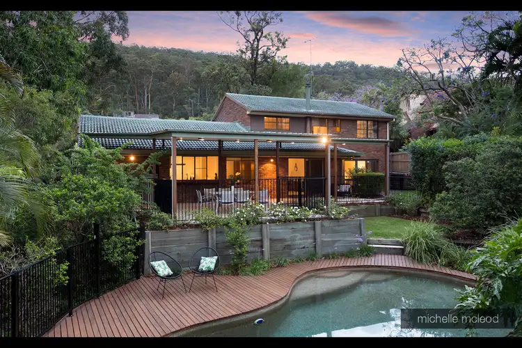3 Pearra Place, Chapel Hill QLD 4069