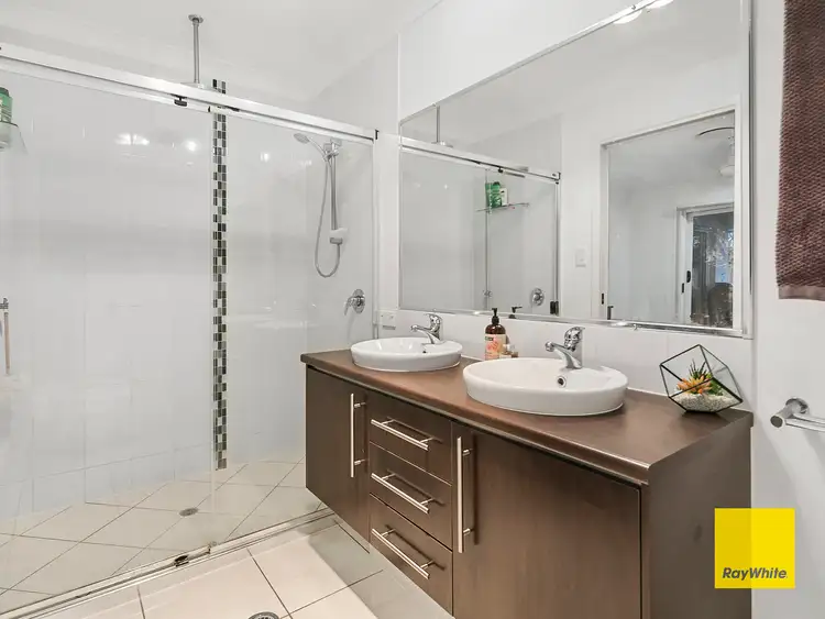 Sixth view of Homely house listing, 2 Higgs Circuit, Wynnum West QLD 4178