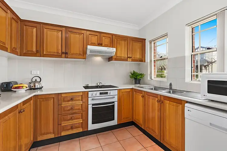 Fourth view of Homely apartment listing, 2/7 Alexander Street, Coogee NSW 2034