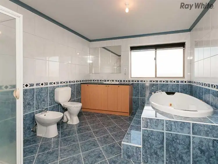 Sixth view of Homely house listing, 2 Freeman Avenue, Burnside VIC 3023
