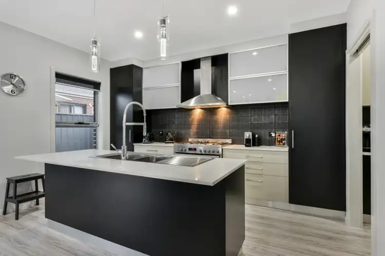 Fifth view of Homely house listing, 7 Mulgra View, Tarneit VIC 3029
