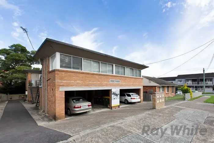 Main view of Homely unit listing, 1/4 Mosbri Crescent, The Hill NSW 2300