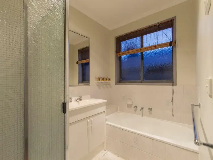 Fifth view of Homely house listing, 3 Oxley Court, Langwarrin VIC 3910