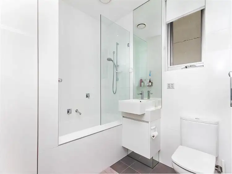 Fifth view of Homely unit listing, 3/25 Nepean Highway, Aspendale VIC 3195