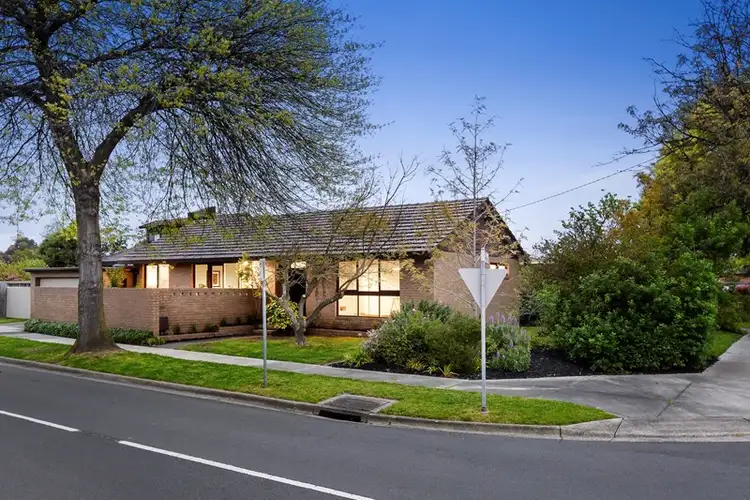 8 Riley Street, Oakleigh South VIC 3167