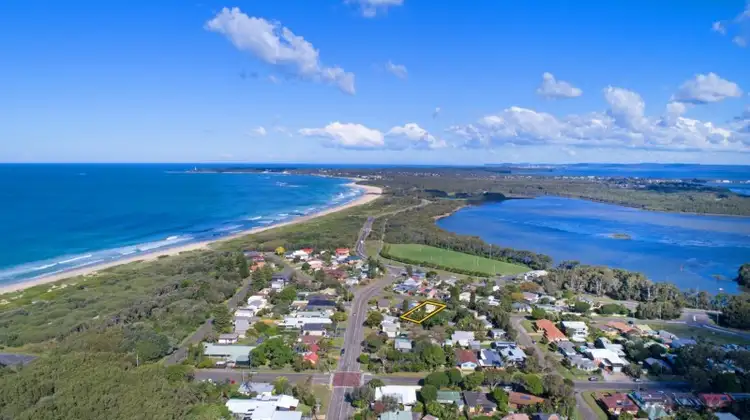 Main view of Homely house listing, 18 Boomerang Street, Budgewoi NSW 2262