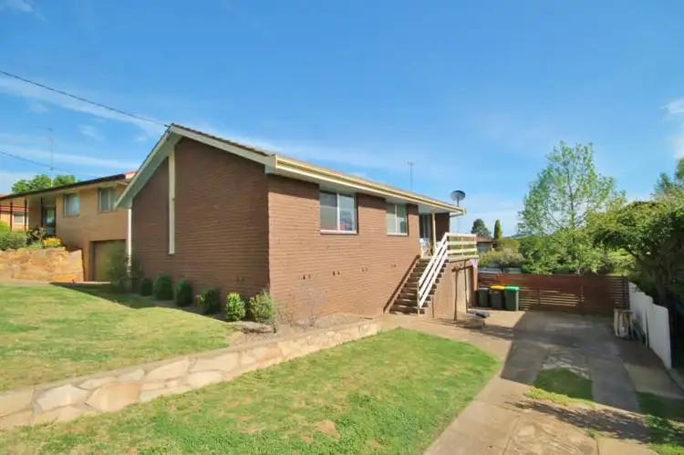 12 Barwang Street, Young NSW 2594