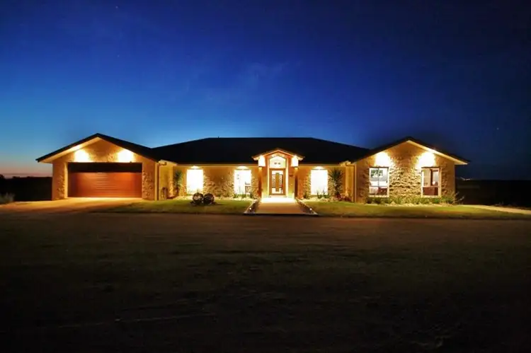 33 Old Monteagle Road, Young NSW 2594