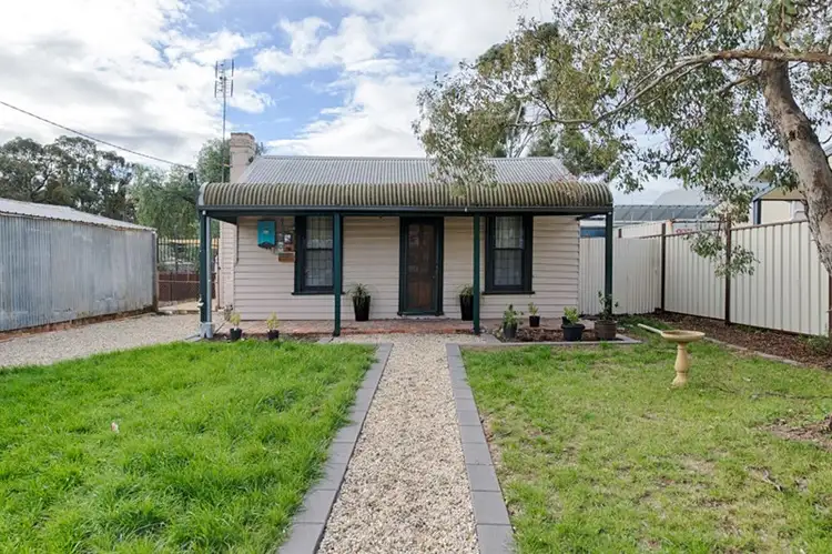 6 Dunstan Street, Sailors Gully VIC 3556