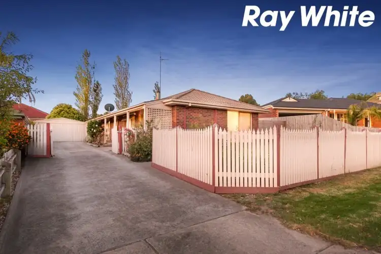24 Osborn Grove, Pakenham VIC 3810