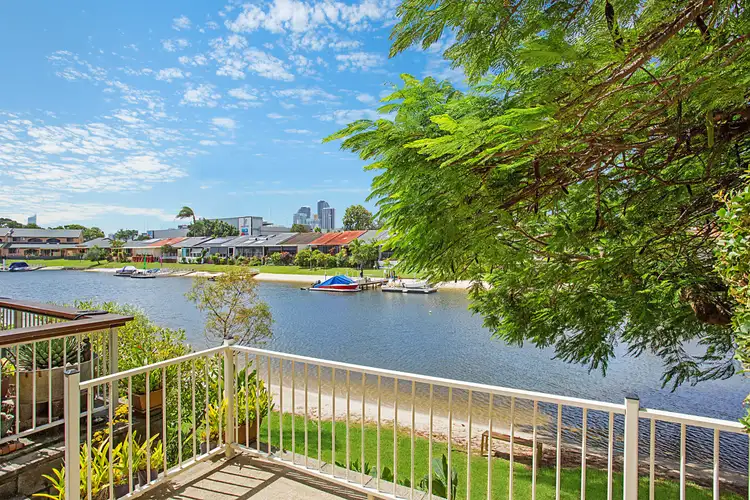 4/17 Aquila Court, Mermaid Waters QLD 4218