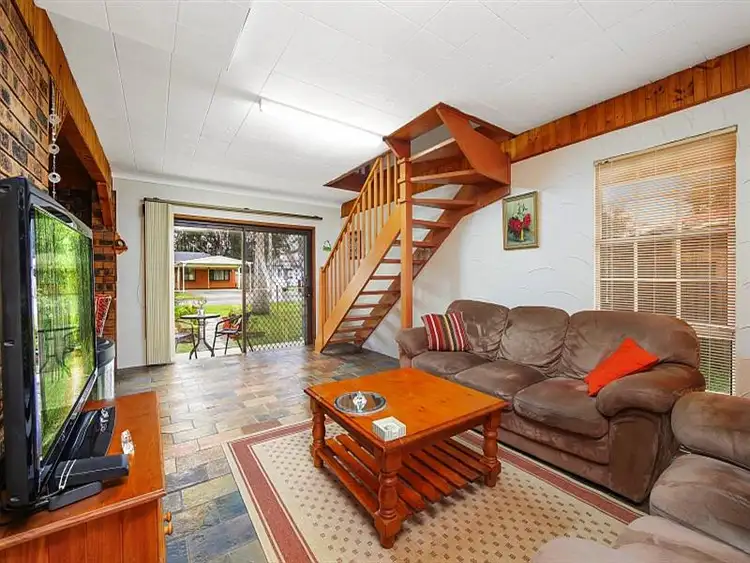 Second view of Homely house listing, 6 Blenheim Avenue, Berkeley Vale NSW 2261
