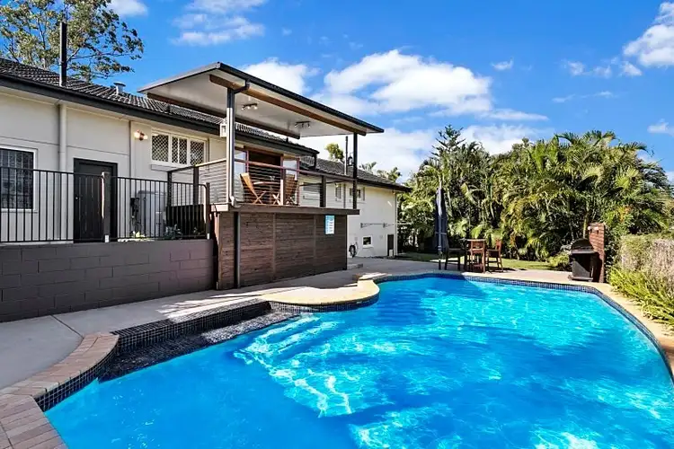 112 Burbong Street, Chapel Hill QLD 4069