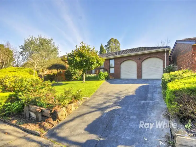 18 Flamingo Drive, Wantirna South VIC 3152