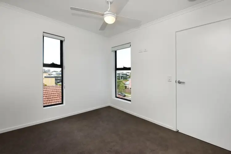 Fourth view of Homely unit listing, 303/9-15 Regina Street, Greenslopes QLD 4120
