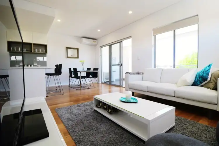4/102 Birdwood Road, Innaloo WA 6018