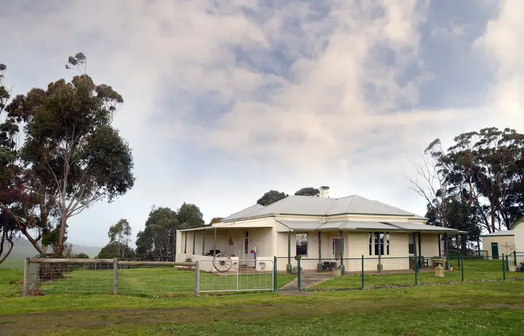 64 Ford-Luers Road, Casterton VIC 3311